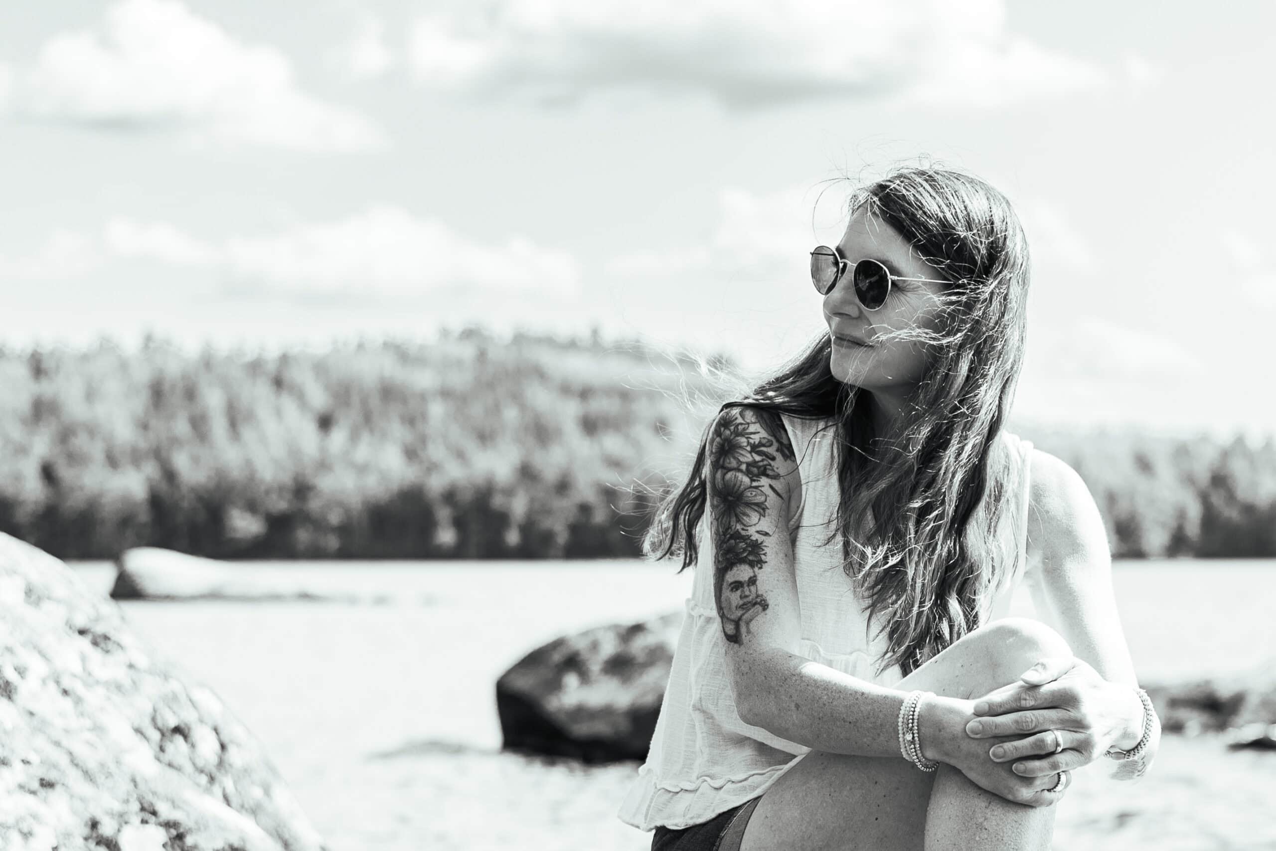 Porträt einer Fotografin für Hochzeit, Familie und Geburt, natürliche Fotografie in Hamburg und Schleswig-Holstein